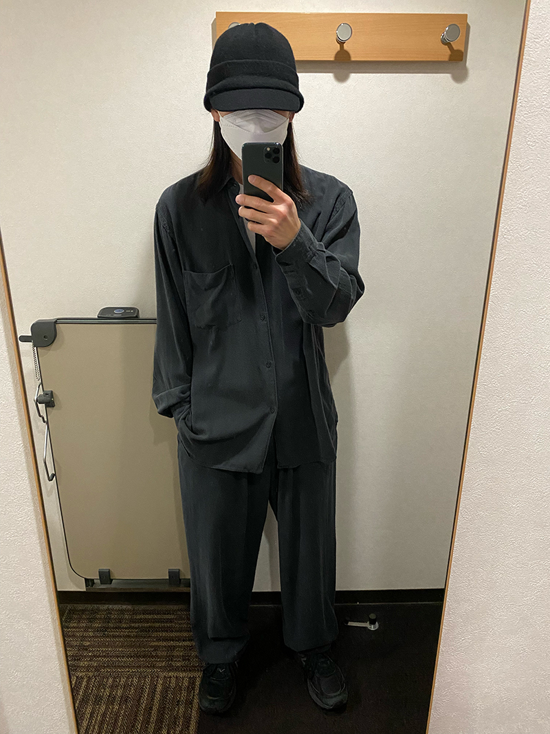 COMOLI 新幹線コーデ