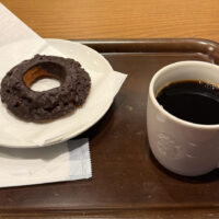 チョコドーナツとコーヒー