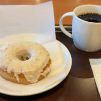 ホワイトチョコマカダミアドーナツ