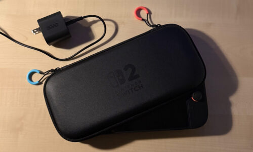 Switch 2のキャリングケースとACアダプター