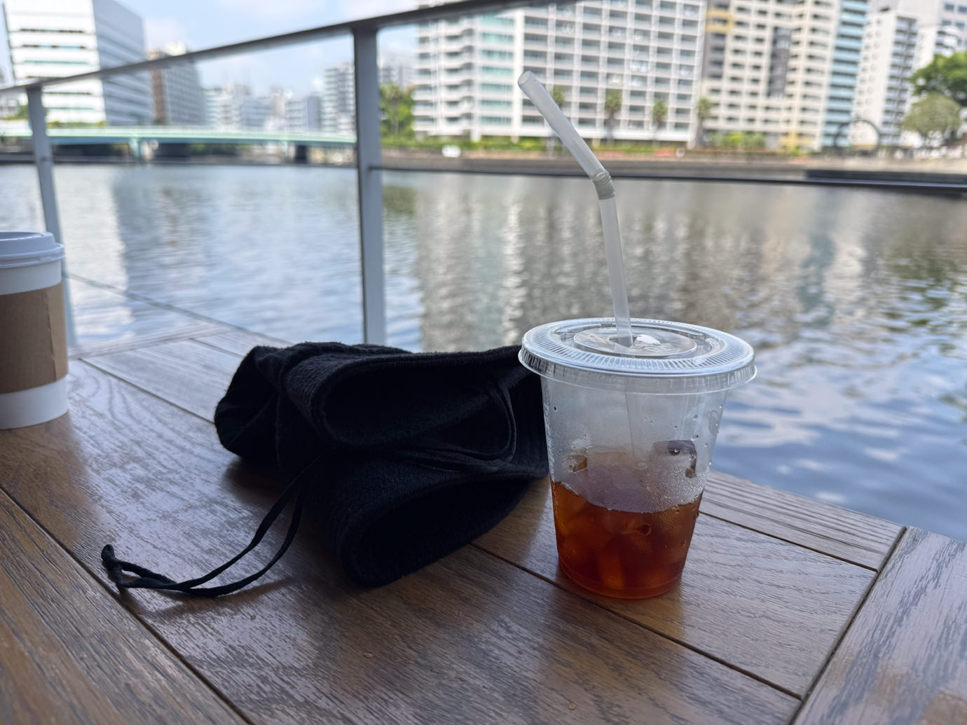 運河沿いのテラス